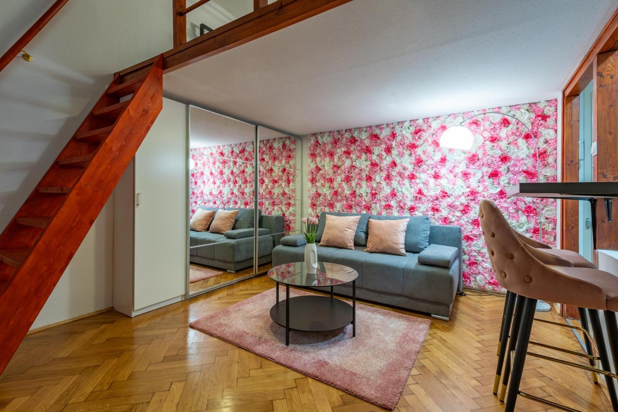 Rose Garden Apartment บูดาเปสต์ ภายนอก รูปภาพ